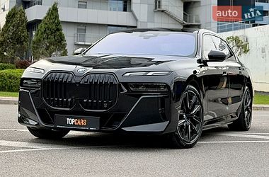 BMW i7 2023