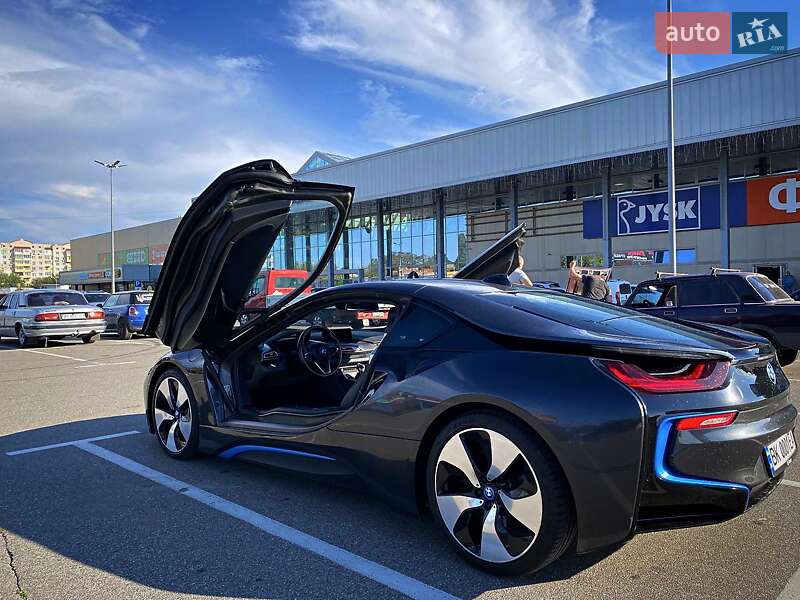 BMW i8