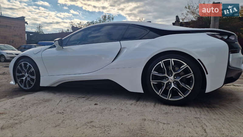 BMW i8