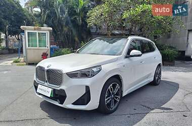 BMW iX1  2023