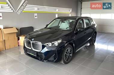 BMW iX1 2025