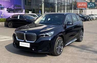 BMW iX1  2024