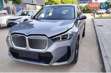 BMW iX1  2024