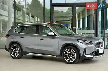 BMW iX1  2023