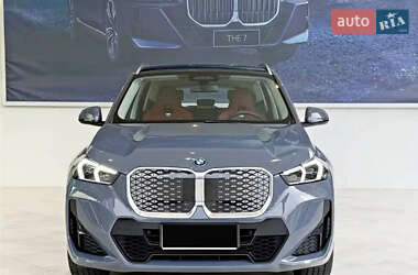 BMW iX1  2024