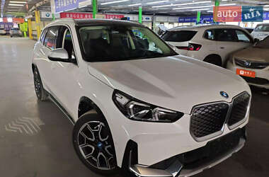 BMW iX1  2023