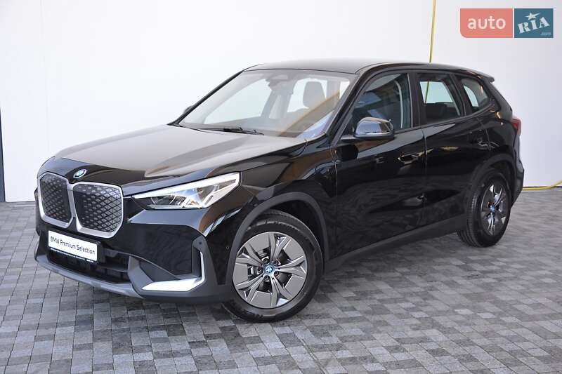 BMW iX1