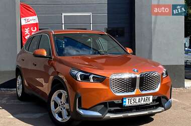 BMW iX1  2024