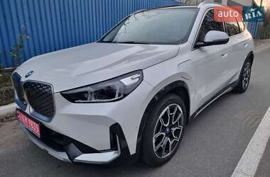 BMW iX1  2024
