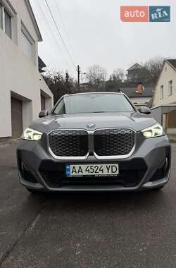 BMW iX1 2023