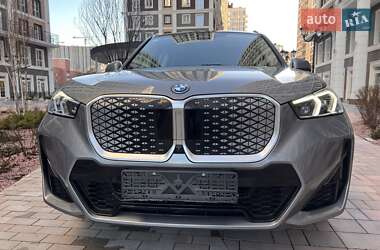 BMW iX1 2024