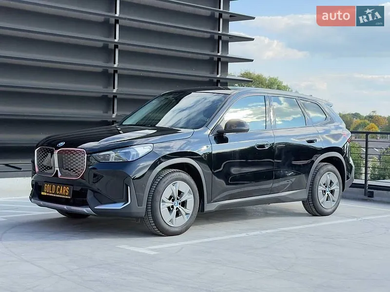 BMW iX1