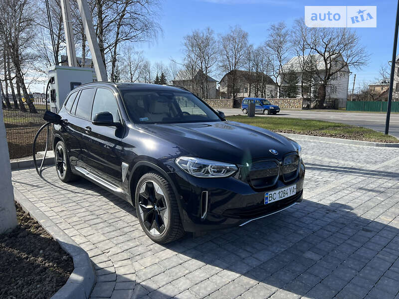 BMW iX3