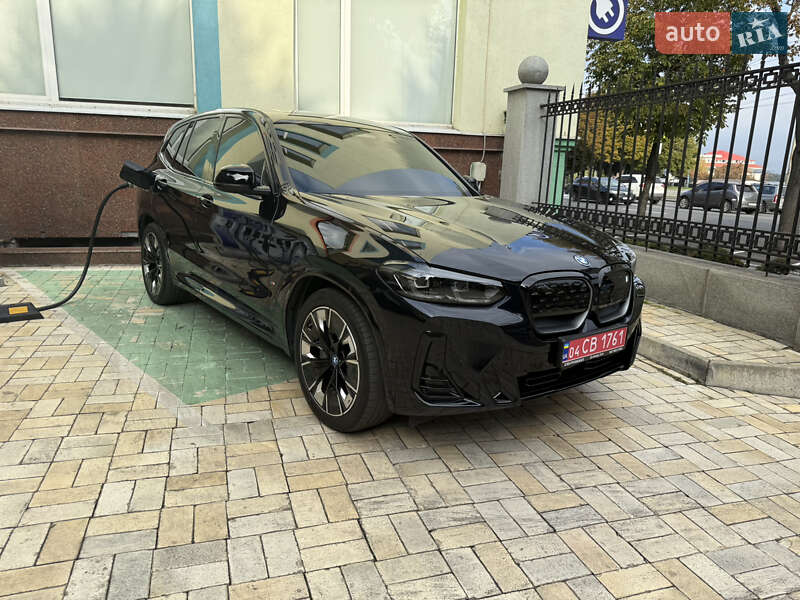 BMW iX3