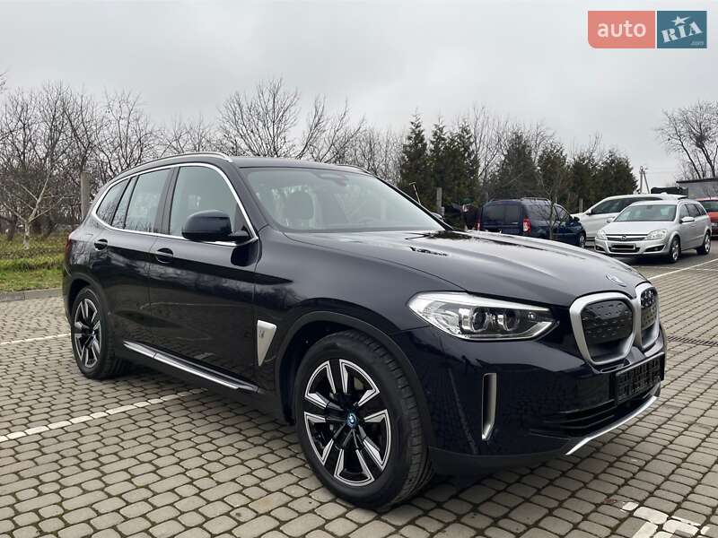 BMW iX3
