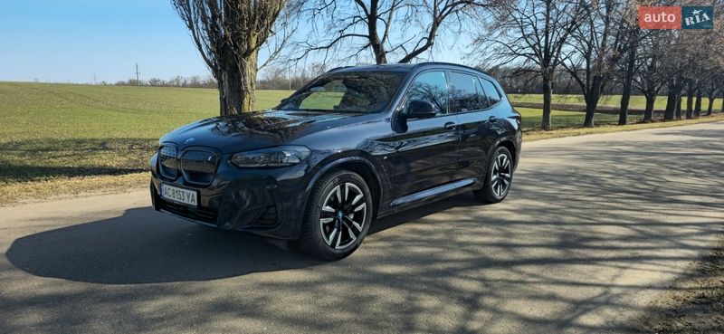 BMW iX3