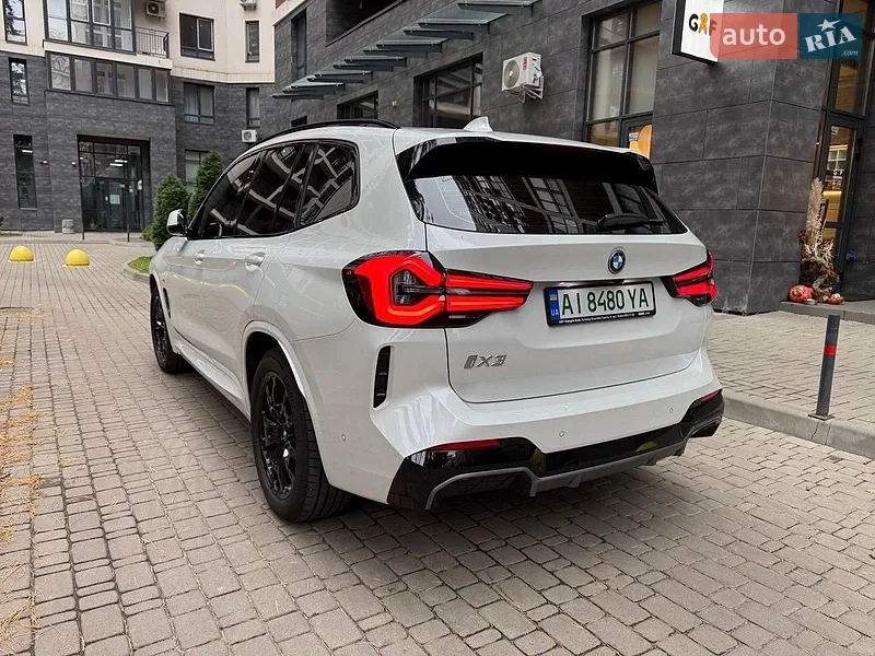 BMW iX3