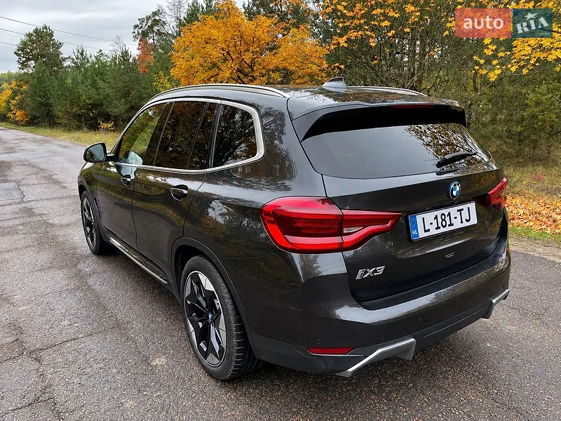 BMW iX3 2021