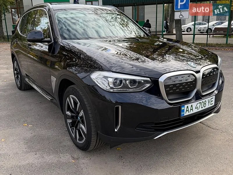 BMW iX3