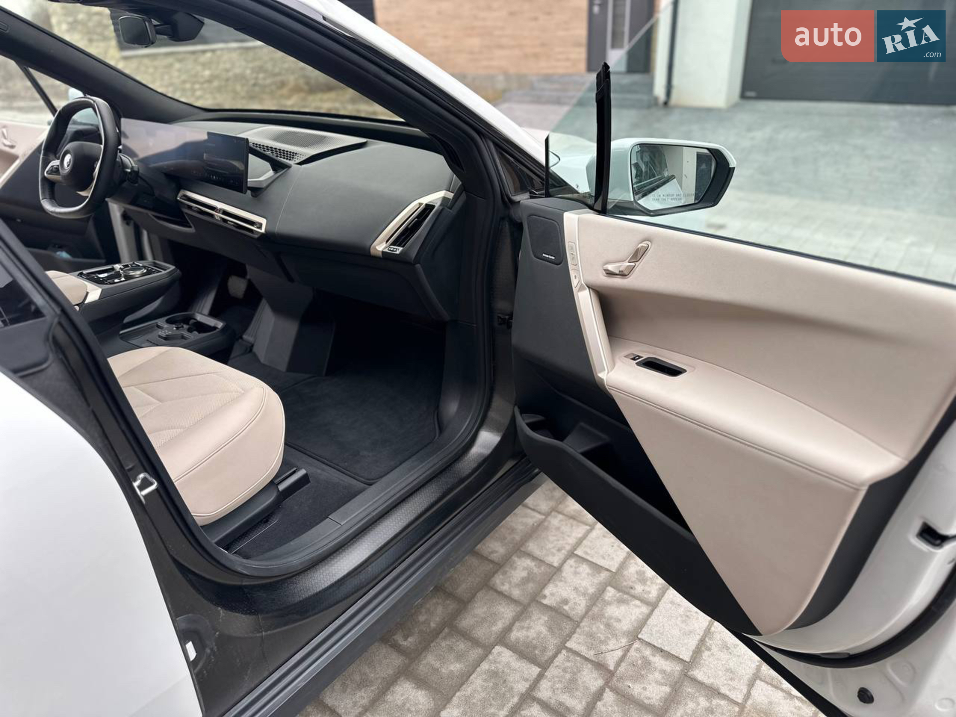 BMW iX 2024 VIN WB523CF06RCR65641 фото оголошення 27 з 36