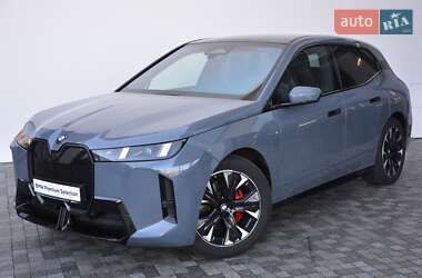 BMW iX xDrive60 2025