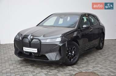 BMW iX xDrive60 2025