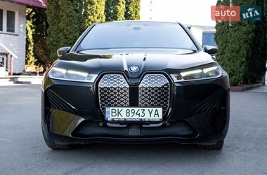 BMW iX  2023