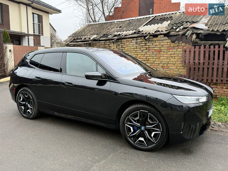 BMW iX