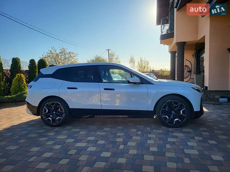 BMW iX 2023