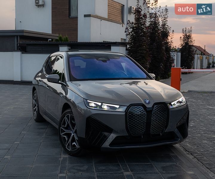 BMW iX