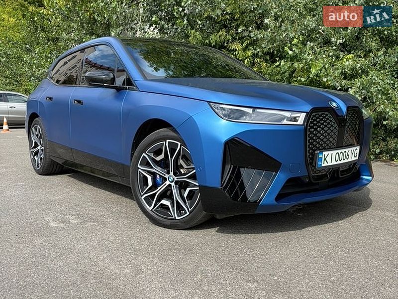 Позашляховик / Кросовер BMW iX
