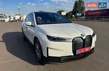 BMW iX  2023