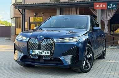 BMW iX  2021