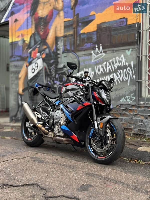 Мото BMW M 1000R