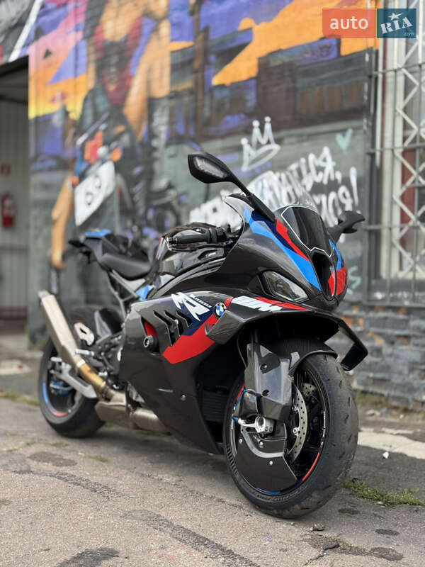 BMW M 1000RR