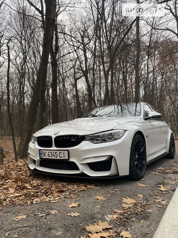 Седан BMW M3