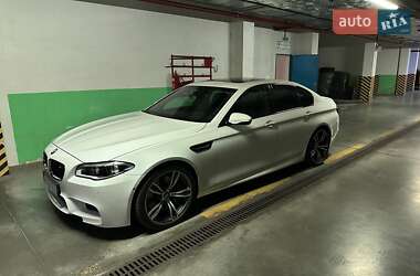 BMW M5  2012