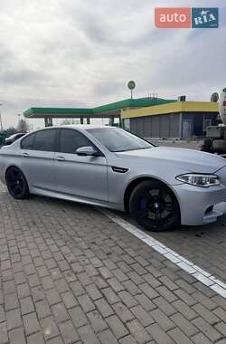 BMW M5  2011