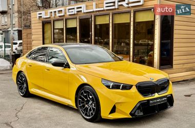 BMW M5  2025