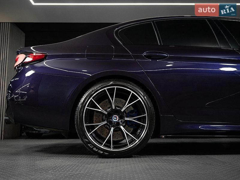 Седан BMW M5 2023 в Одесі
