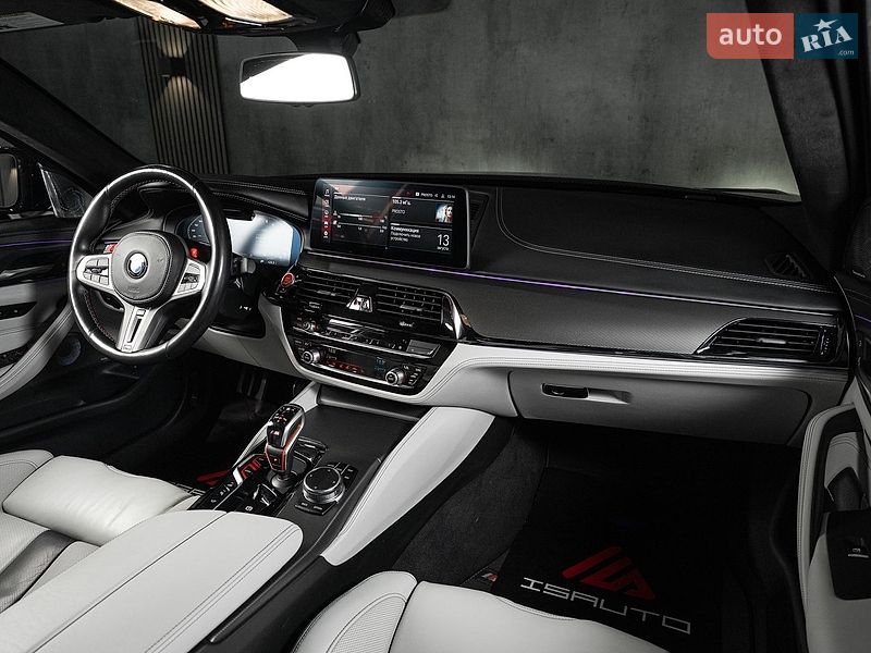 Седан BMW M5 2023 в Одесі