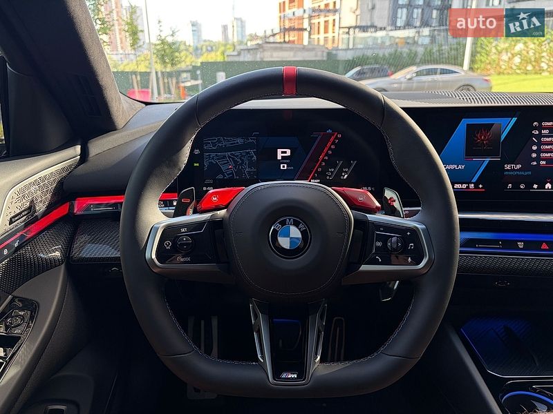 Седан BMW M5 2025 в Киеве