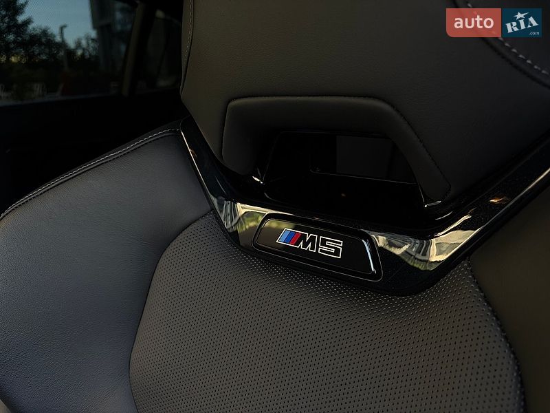 Седан BMW M5 2025 в Киеве