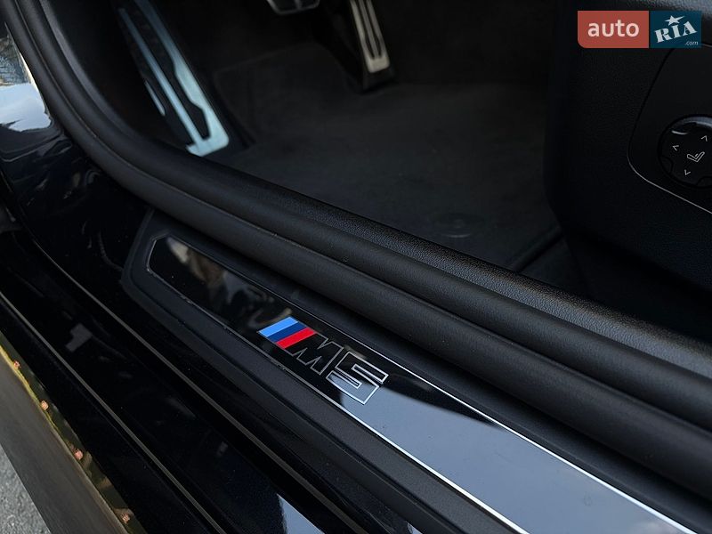 Седан BMW M5 2025 в Киеве
