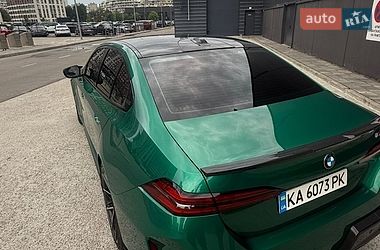 Седан BMW M5 2025 в Києві