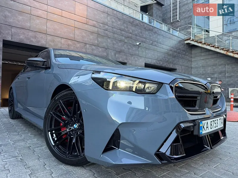 BMW M5 2025