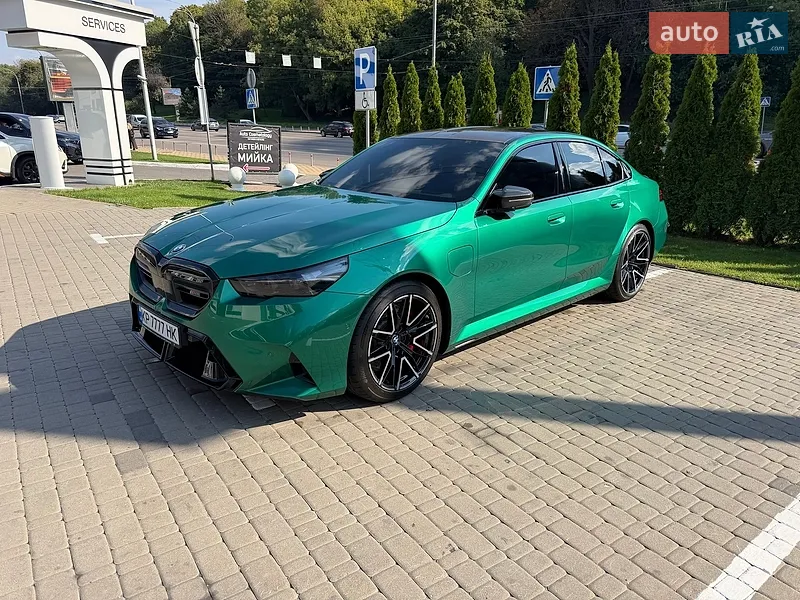 BMW M5 2025