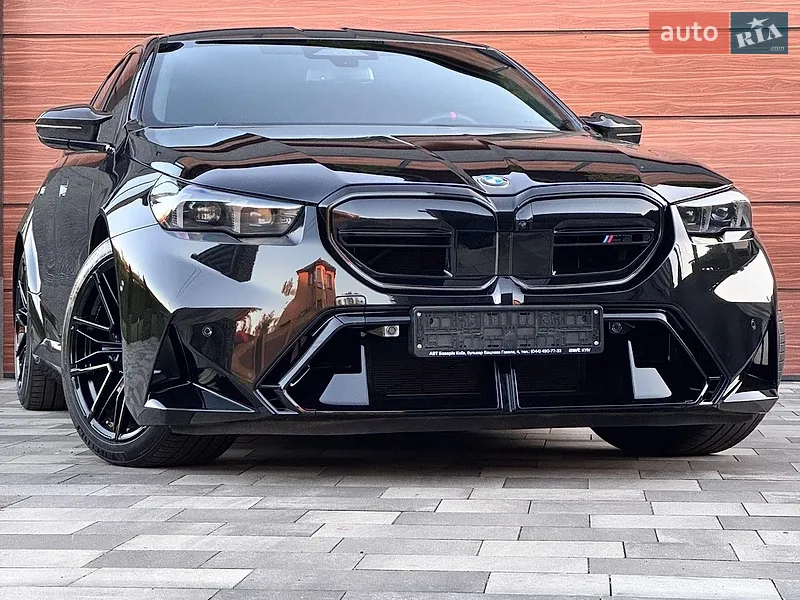 BMW M5 2025