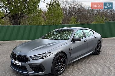 BMW M8  2023
