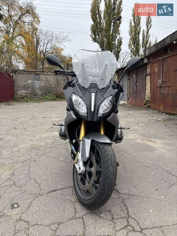 Мото BMW R 1200RS